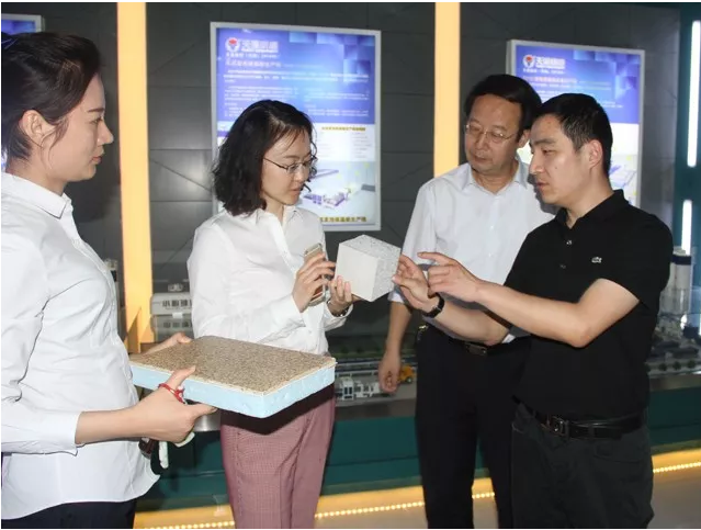 团省委副书记李梦遥莅临BWIN必赢国际机械参观调研