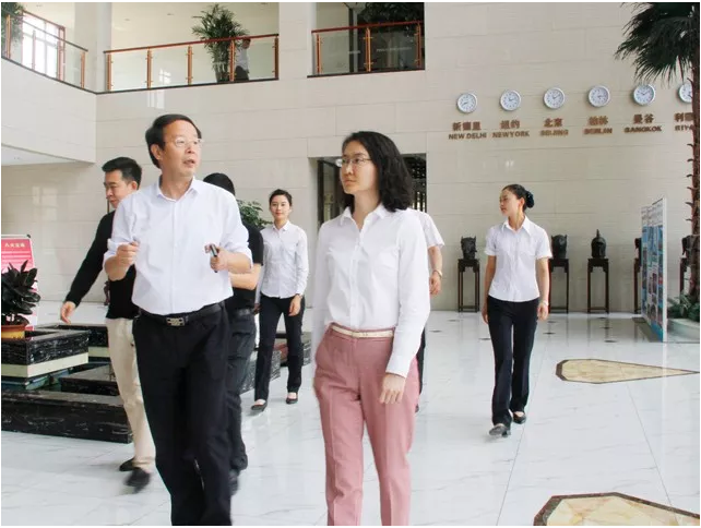团省委副书记李梦遥莅临BWIN必赢国际机械参观调研